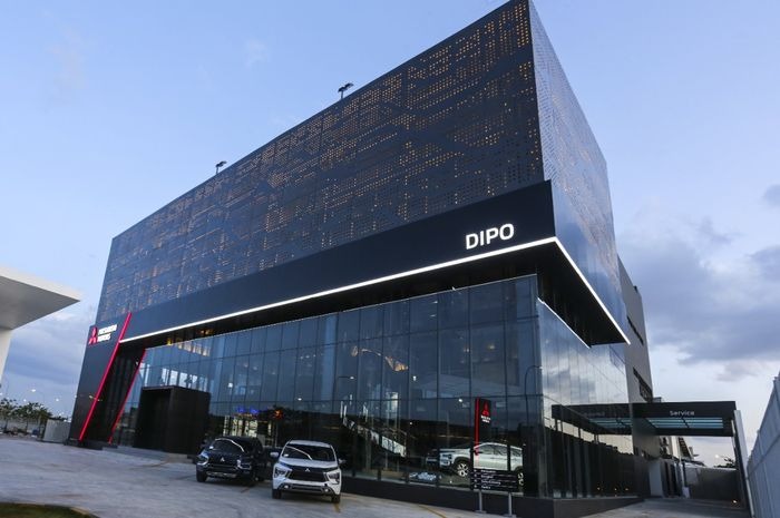 Showroom Mitsubishi Dipo Ringroad Medan